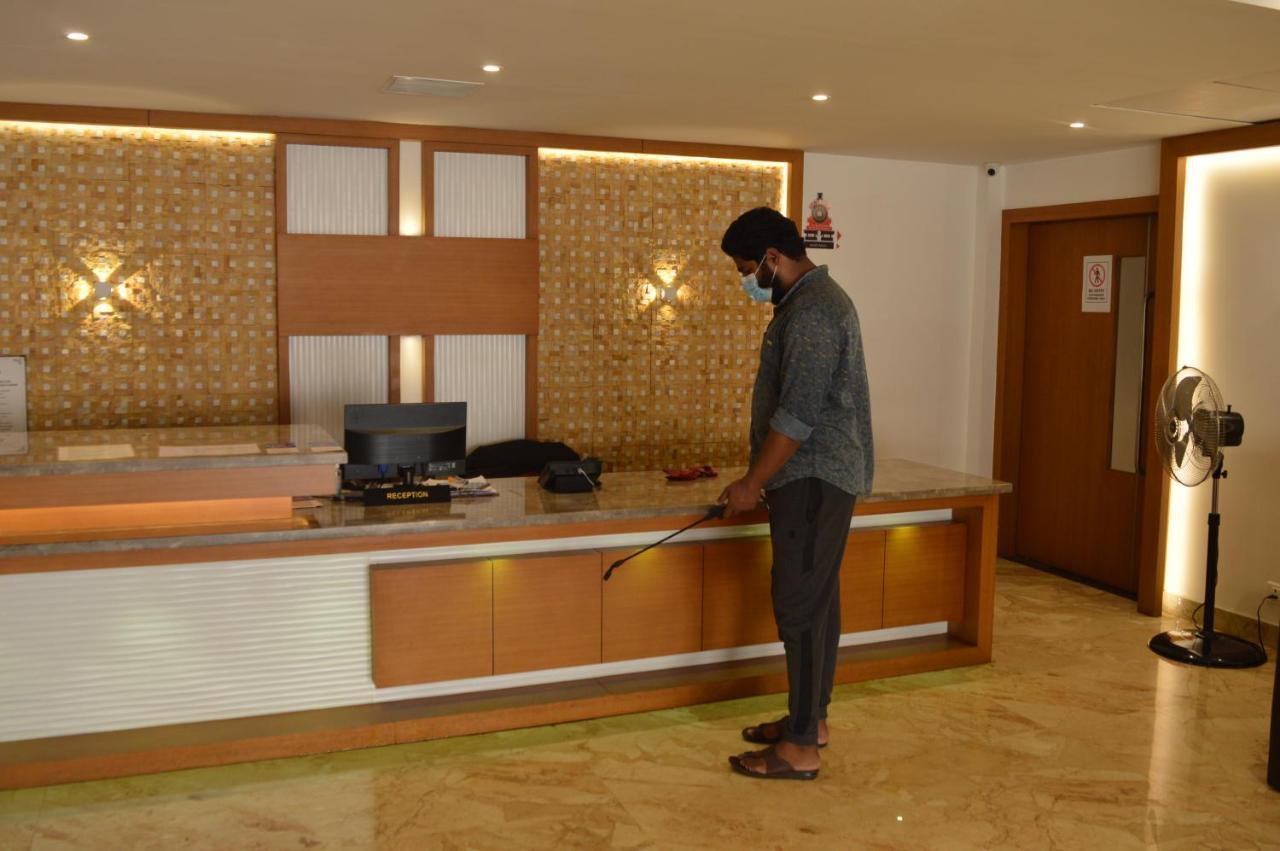 Hotel Apsara Shoranur Kültér fotó