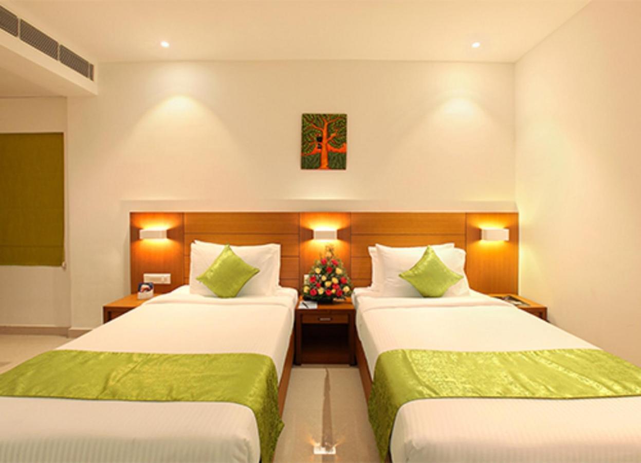 Hotel Apsara Shoranur Kültér fotó